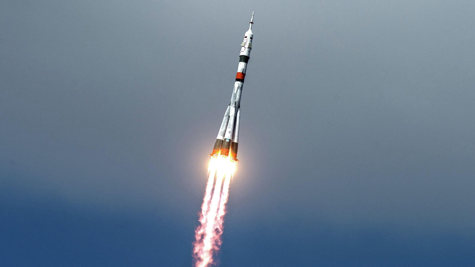Фото Взлетающей Ракеты В Космос