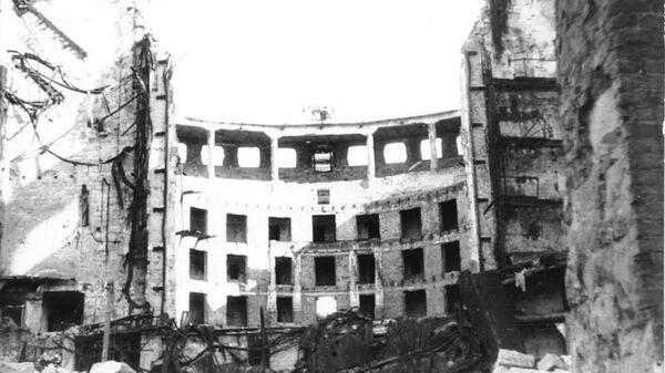 Разрушенный оперный театр. Фото из немецких архивов, 1945 год
