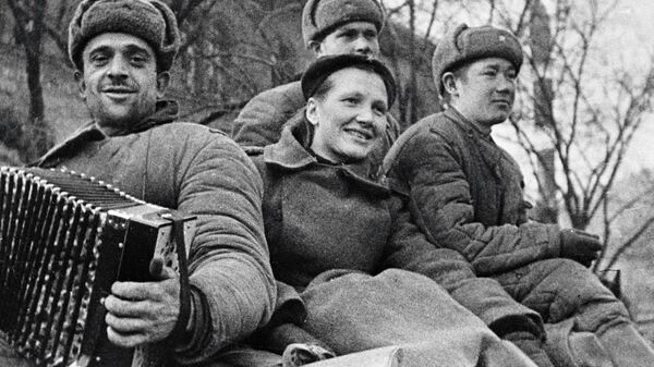 Советские солдаты в освобожденном Будапеште