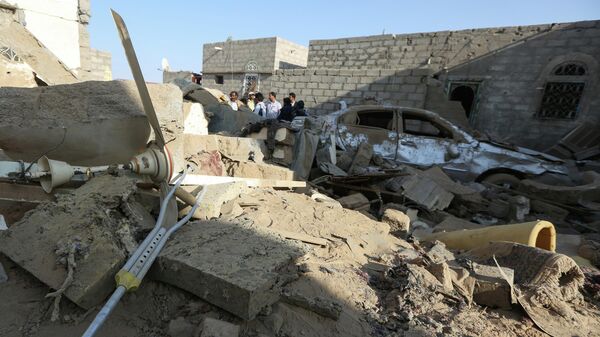 Разрушенные в результате ракетного удара в городе Мариб, Йемен