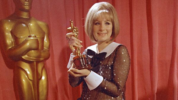  Барбара Стрейзенд на церемонии вручения премии Оскар, 1969 год