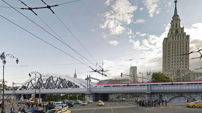Каланчевский железнодорожный путепровод на Комсомольская площади в Москве