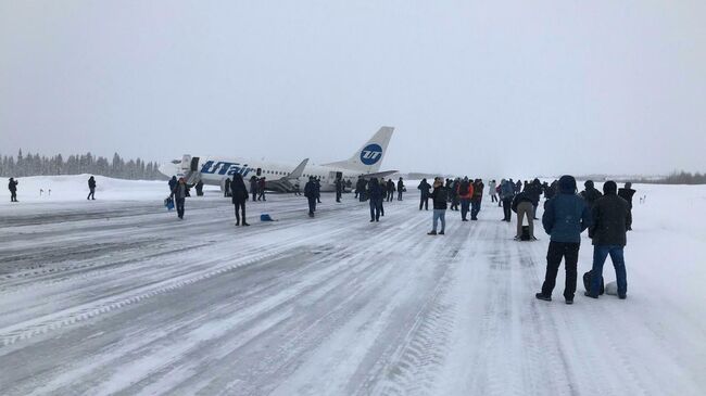 Самолет UTair совершил жесткую посадку в аэропорту Усинска. 9 февраля 2020