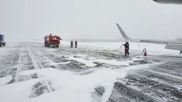 Самолет UTair совершил жесткую посадку в аэропорту Усинска. 9 февраля 2020
