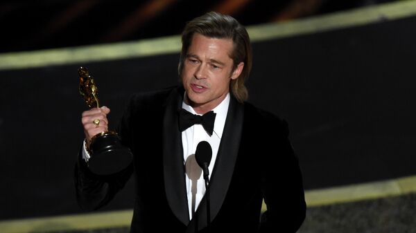 Актер Брэд Питт на церемонии вручения премии Оскар