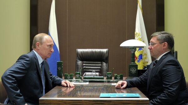В.Путин провел рабочую встречу с В.Якушевым
