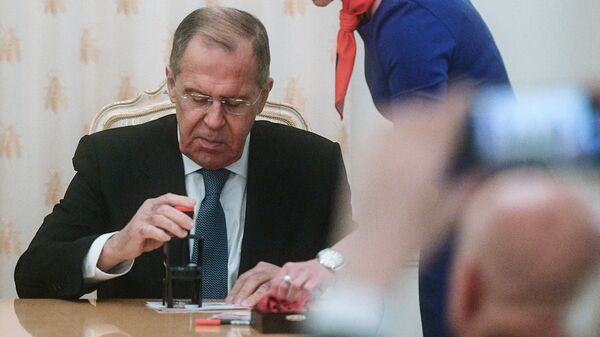 Министр иностранных дел РФ Сергей Лавров на торжественной церемонии гашения почтовой марки, посвященной 75-летию Ялтинской конференции