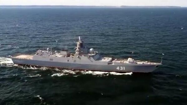 Испытания фрегата Адмирал Касатонов в Баренцевом море. Стоп-кадр видео Минобороны РФ