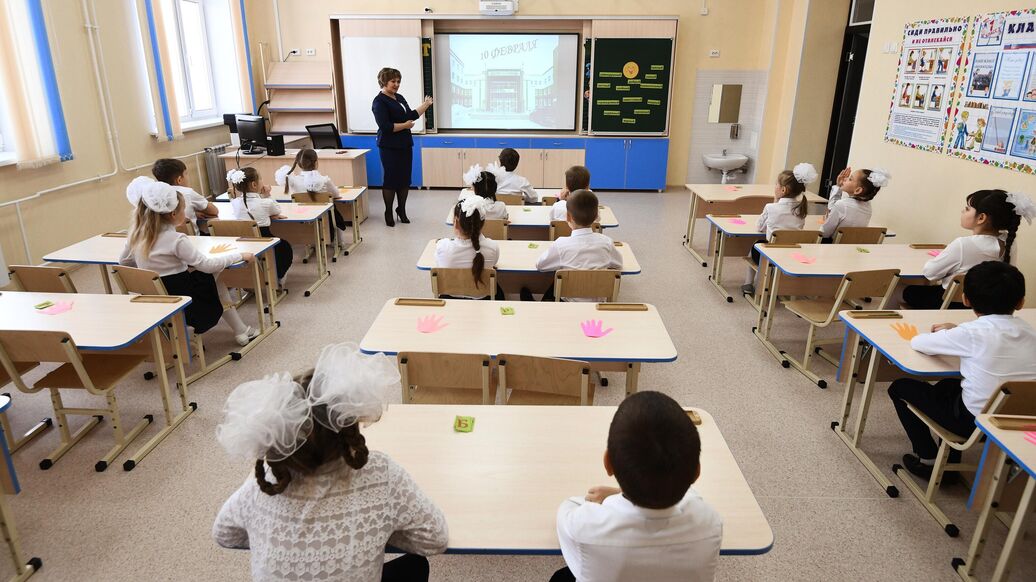 Минпросвещения оценило идею увеличить срок обучения в школах