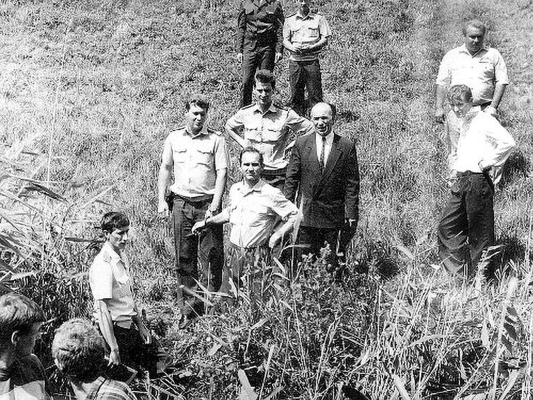 Владимир Муханкин на следственном эксперименте. Справа от Муханкина – Амурхан Яндиев