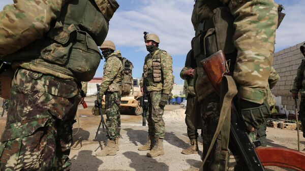 Боевики поддерживаемых Турцией формирований в сирийской провинции Идлиб