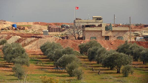 Турецкий пост наблюдения на границе с Сирией в окрестностях освобожденного от боевиков сирийского города Мааррат-эн-Нууман