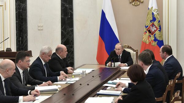  Владимир Путин проводит совещание по экономическим вопросам