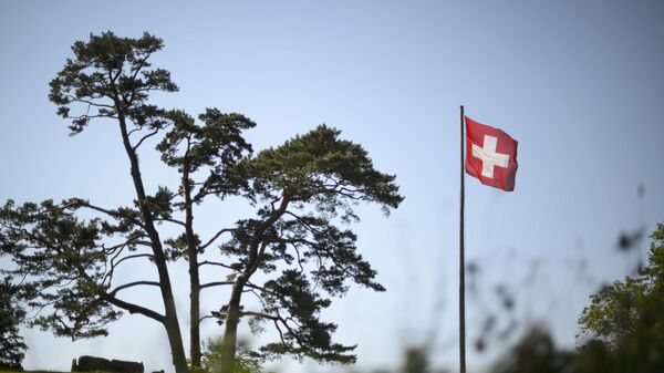 Ассанж опоздал: грандиозный сливной скандал в Швейцарии