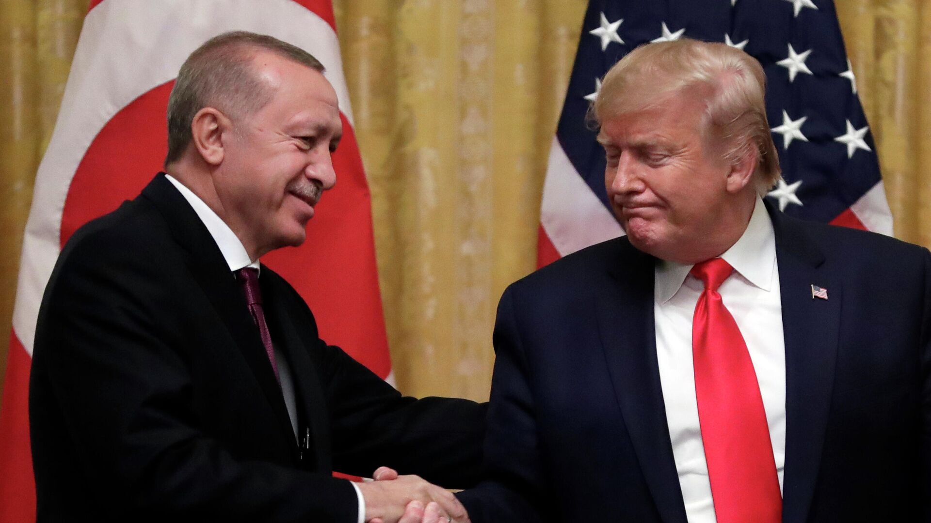 Президент США Дональд Трамп и президент Турции Реджеп Тайип Эрдоган - РИА Новости, 1920, 25.10.2020