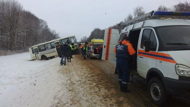 Место ДТП с участием автобуса в Тульской области