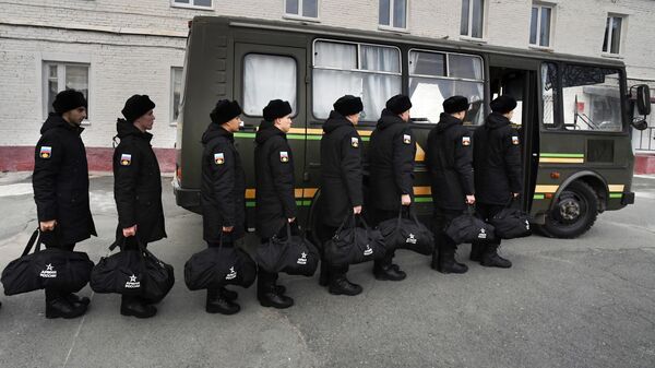 Призывники на сборном пункте во Владивостоке