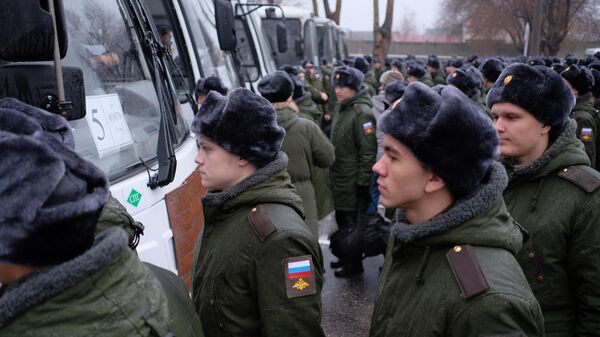Призывники в сборном пункте военного комиссариата в городе Сызрань 