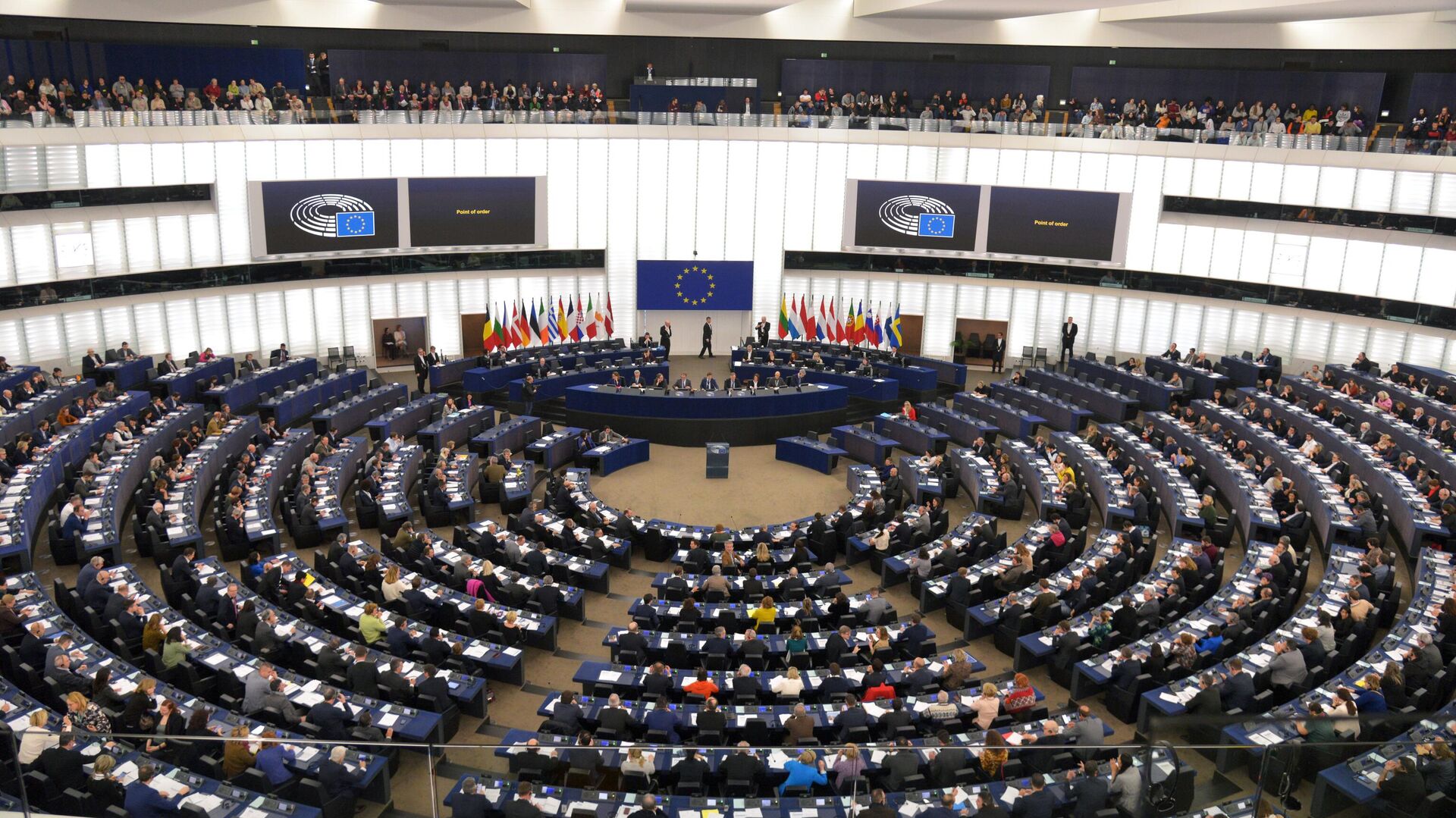 Депутаты на пленарной сессии Европейского парламента в Страсбурге - РИА Новости, 1920, 07.09.2021