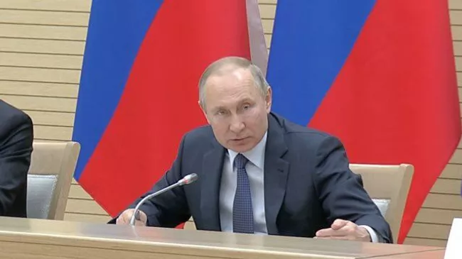 Путин призвал зафиксировать в Конституции индексацию пенсий