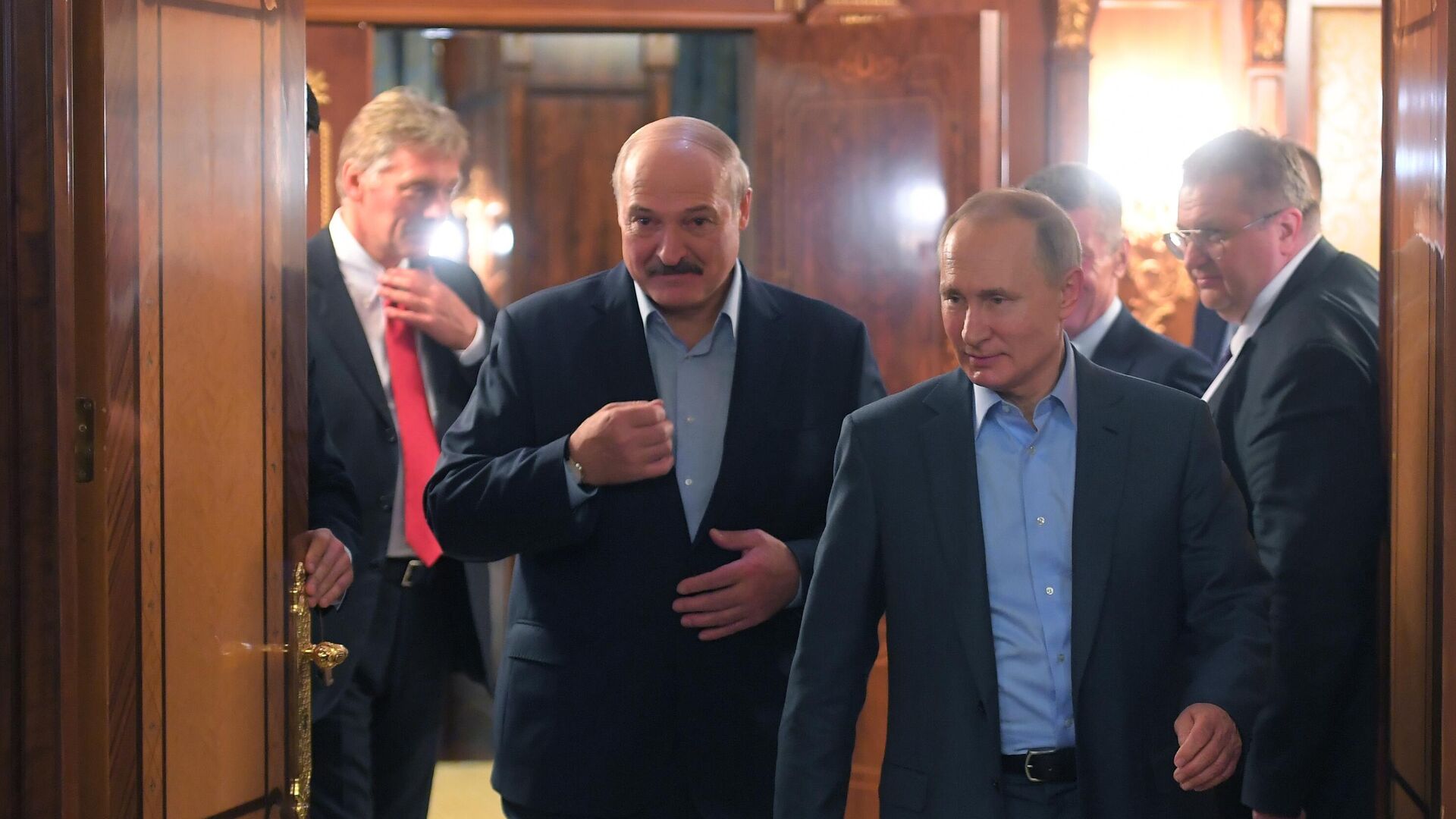 Президент Белоруссии Александр Лукашенко и президент РФ Владимир Путин во время встречи в Сочи - РИА Новости, 1920, 11.09.2020