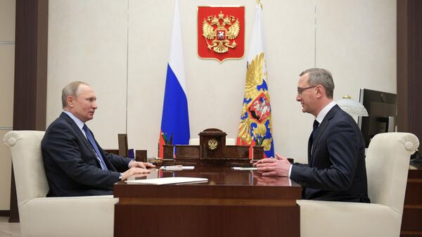 Президент РФ Владимир Путин и Владислав Шапша, назначенный временно исполняющим обязанности губернатора Калужской области, во время встречи