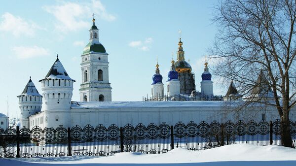 Тобольский Кремль. Вид на стены крепости и Софийско-Успенский собор