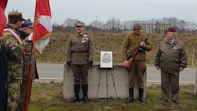 Польские реконструкторы у места гибели Ивана Черняховского