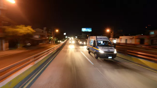 Автомобиль скорой помощи в в Сальвадоре 