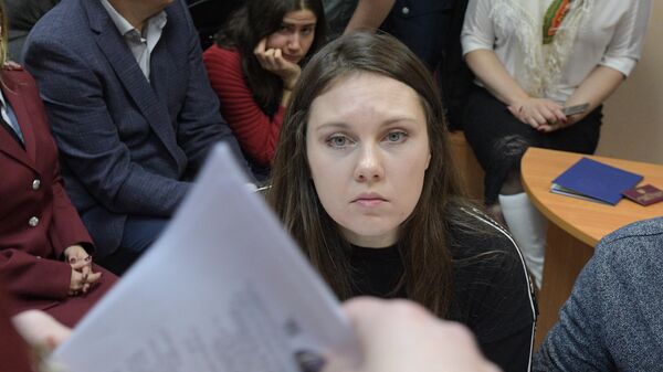 Жительница Петербурга Алла Ильина перед началом заседания Петроградского районного суда. 17 февраля 2020
