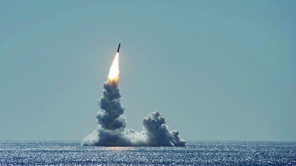 Запуск баллистической ракеты Trident II (D5LE) с подводной лодки USS Maine. Архивное фото