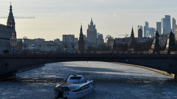 Прогулочная яхта на Москве-реке