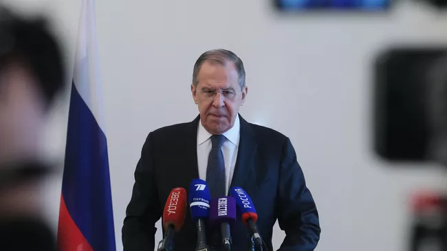 Министр иностранных дел РФ Сергей Лавров во время пресс-подхода по итогам Мюнхенской конференции по безопасности