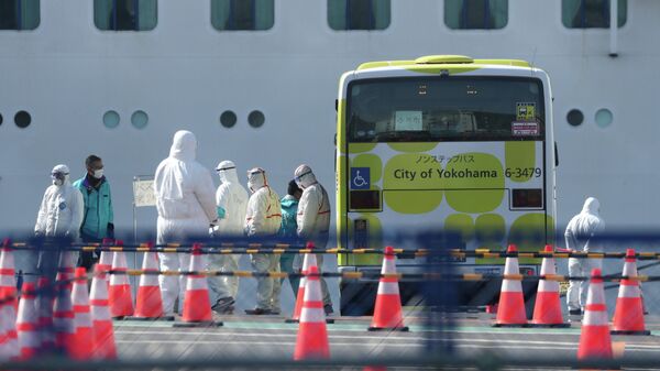 Эвакуация пассажиров круизного лайнера Diamond Princess в порту Йокогама