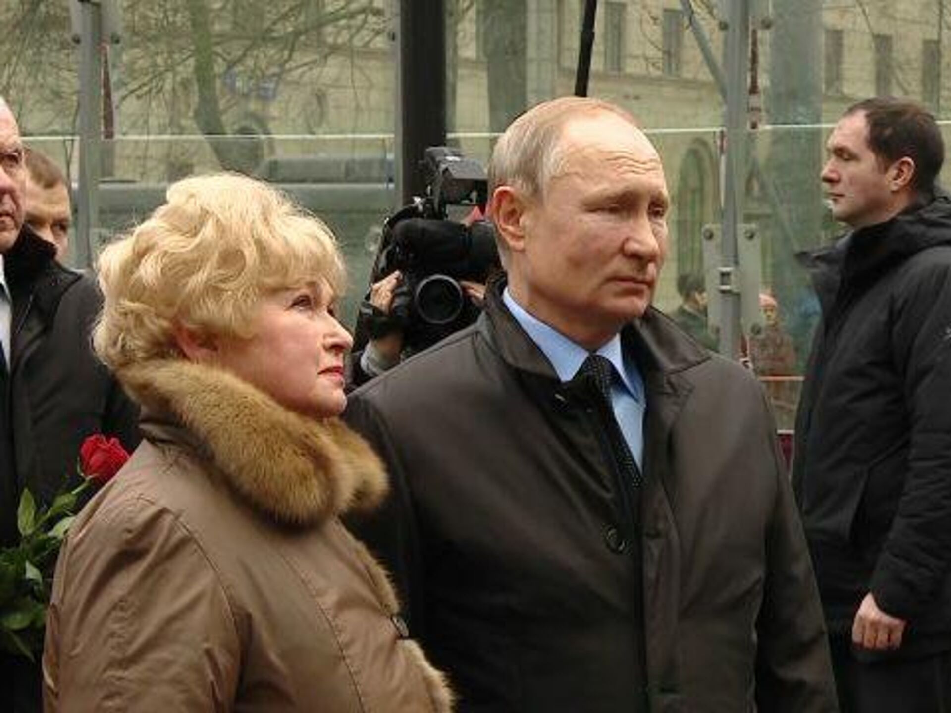 Путин С Портфелем Собчака Фото