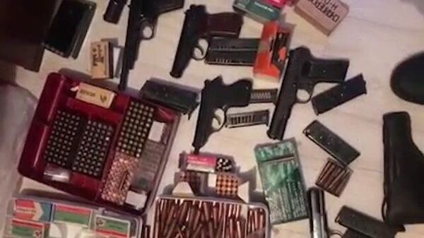 Сотрудники ФСБ и МВД пресекли деятельность подпольных торговцев оружием