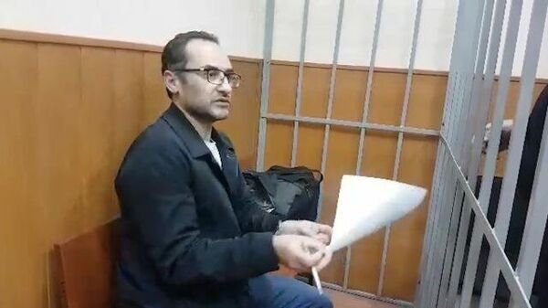 Кадры из зала суда в Москве по делу о взяточничестве гражданина США