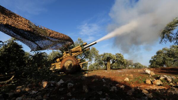 Боевики ведут обстрел сирийских правительственных сил в провинции Идлиб