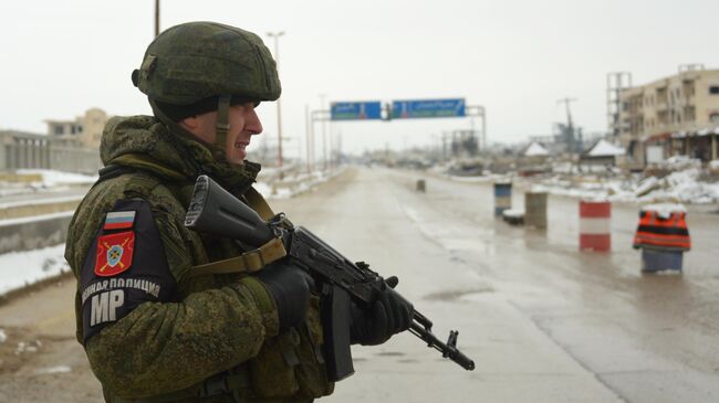 Российская военная полиция в освобожденном сирийском городе Маарет-Нууман