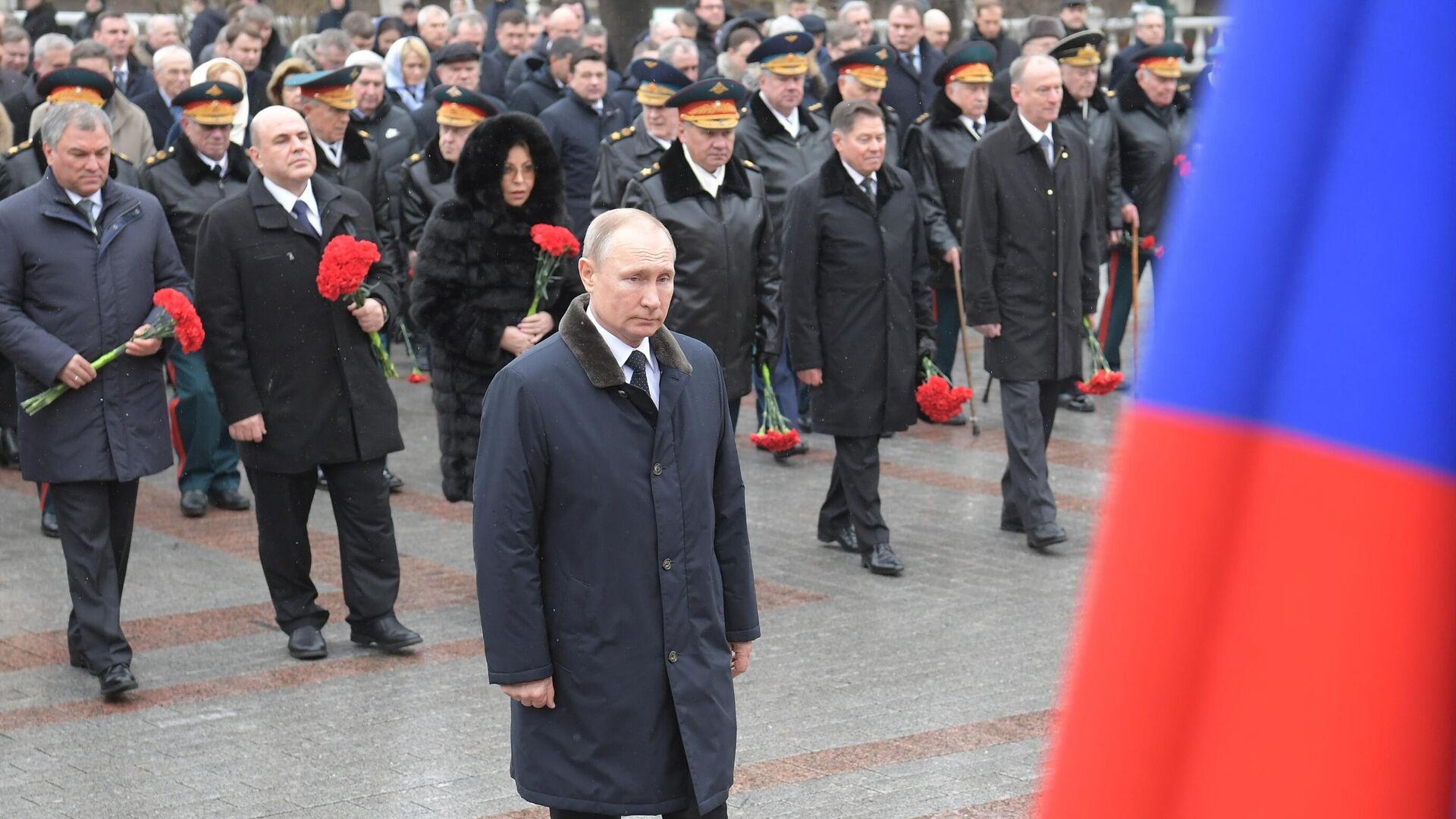 Президент РФ В. Путин и премьер-министр РФ М. Мишустин на церемонии возложения цветов к Могиле Неизвестного Солдата - РИА Новости, 1920, 23.02.2020