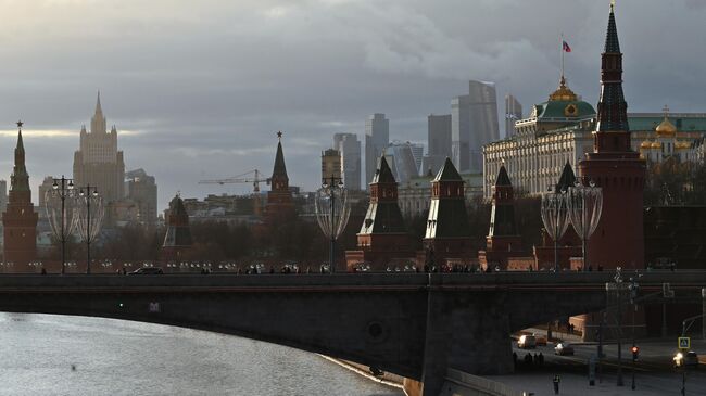 Большой Москворецкий мост и Московский Кремль