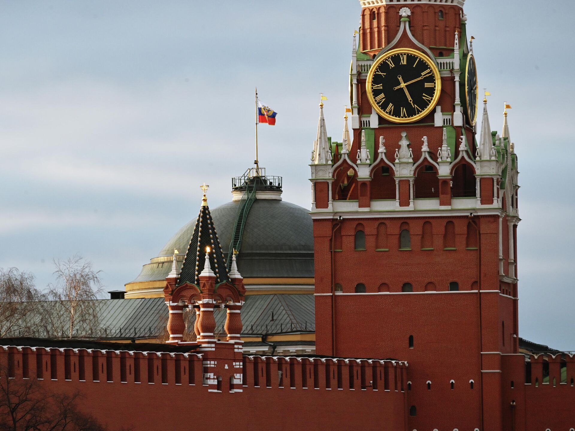 как выглядит спасская башня в москве