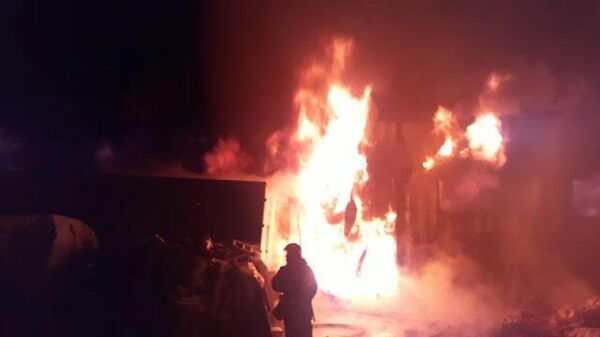 Тушение пожара на складе резиновых изделий под Красногорском