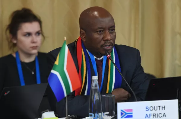 Εκπρόσωπος της Νότιας Αφρικής σε συνάντηση της Ομάδας Επαφής BRICS για Εμπορικά και Οικονομικά Θέματα.   26 Φεβρουαρίου 2020