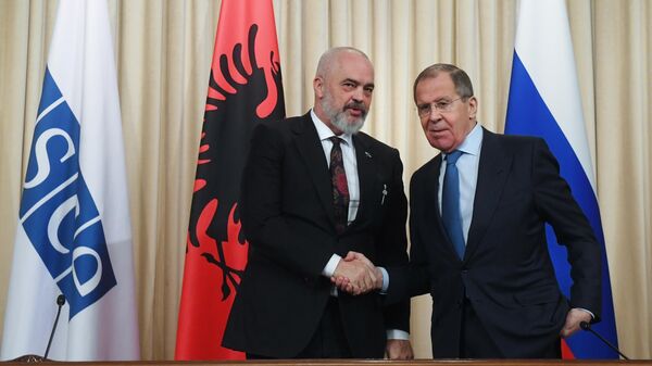 Министр иностранных дел РФ Сергей Лавров и премьер-министр, министр европейских и иностранных дел Республики Албания, действующий председатель ОБСЕ Эди Рама