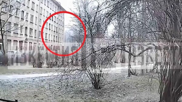 Момент взрыва в жилом доме в Петербурге попал на видео
