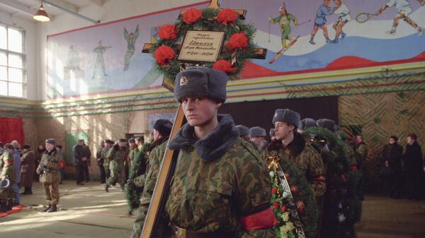 Похороны воинов-десантников 104-го парашютно-десантного полка 76-й гвардейской Псковской дивизии, погибших в бою с чеченскими боевиками у высоты 776