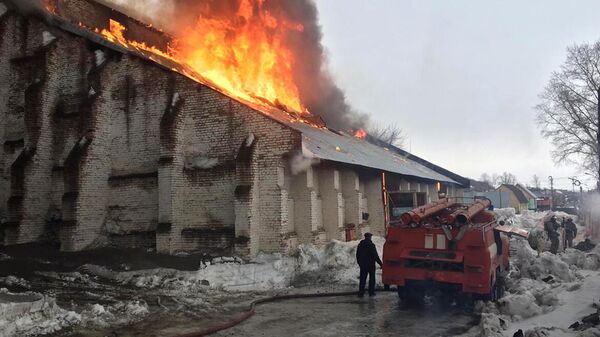 Пожар на складе для хранения зерна в Бирске