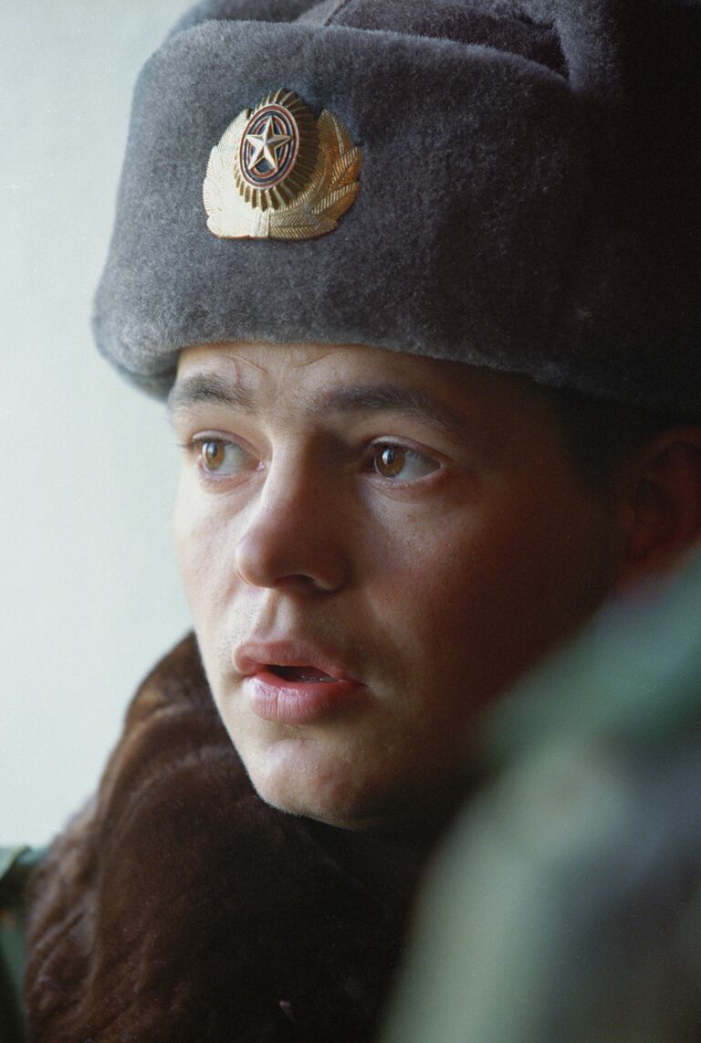 Сержант Андрей Поршнев, один из шести оставшихся в живых воинов-десантников 6 роты 104-го парашютно-десантного полка Сержант Андрей Поршнев, один из шести оставшихся в живых воинов-десантников 6 роты 104-го парашютно-десантного полка