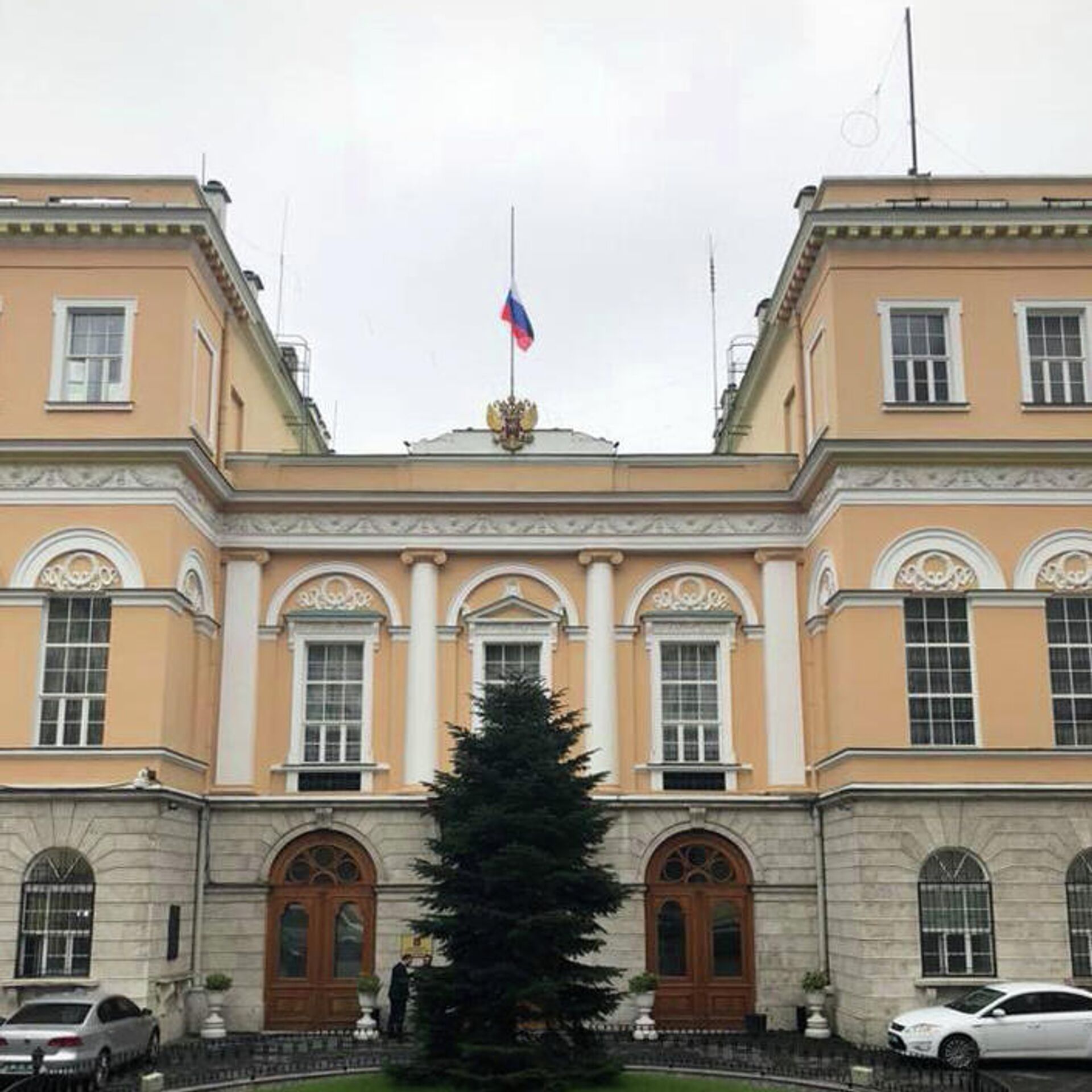 У здания российского генконсульства в Стамбуле прошла акция протеста - РИА  Новости, 03.03.2020